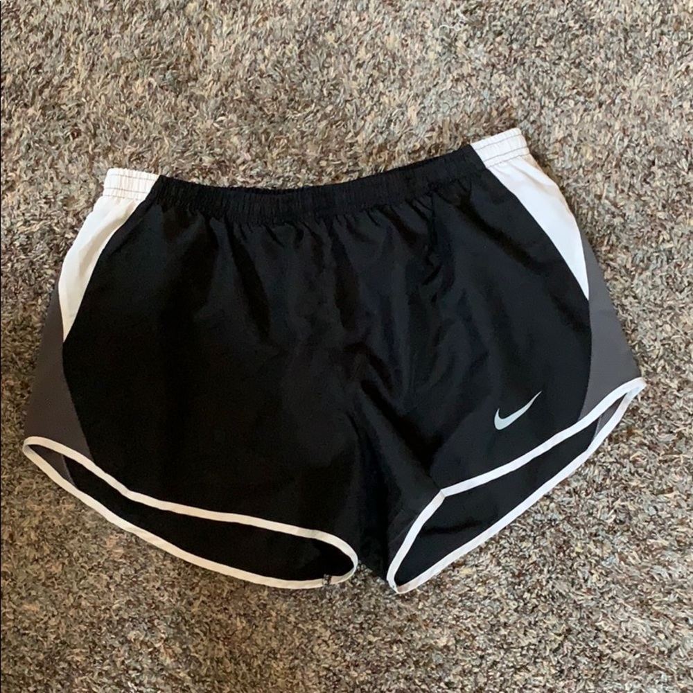 nike women’s workout shorts